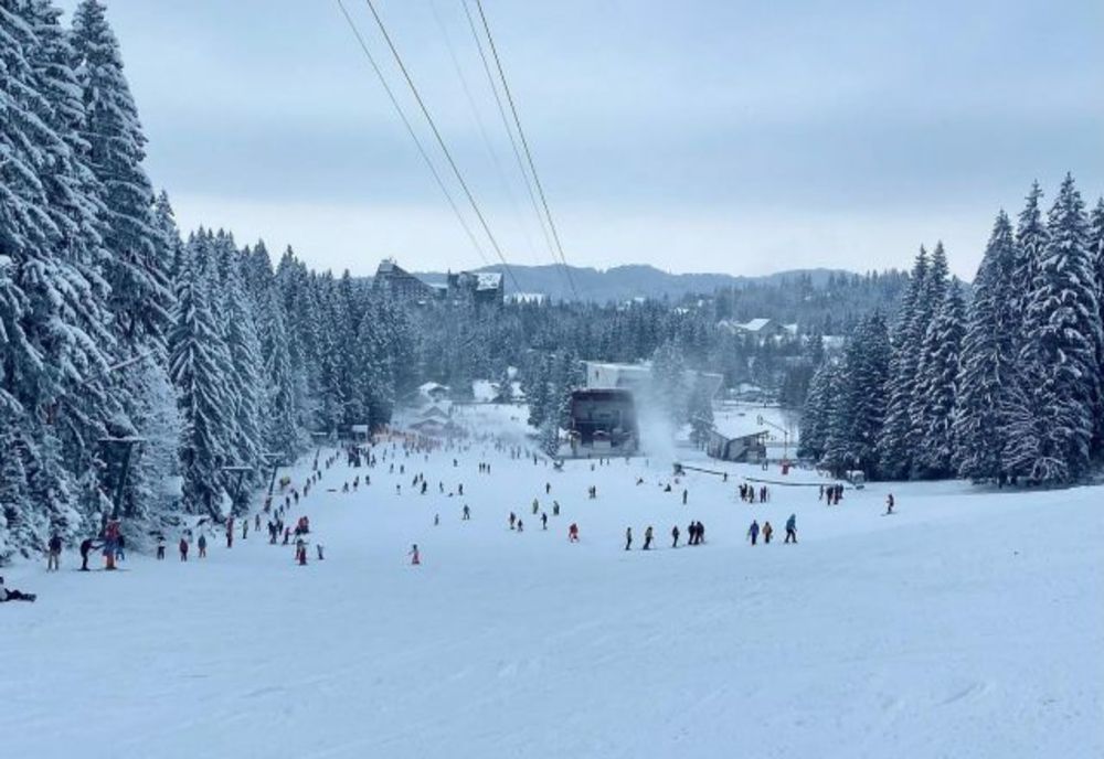 Se deschid pârtiile de schi din țară. Start la distracție la munte