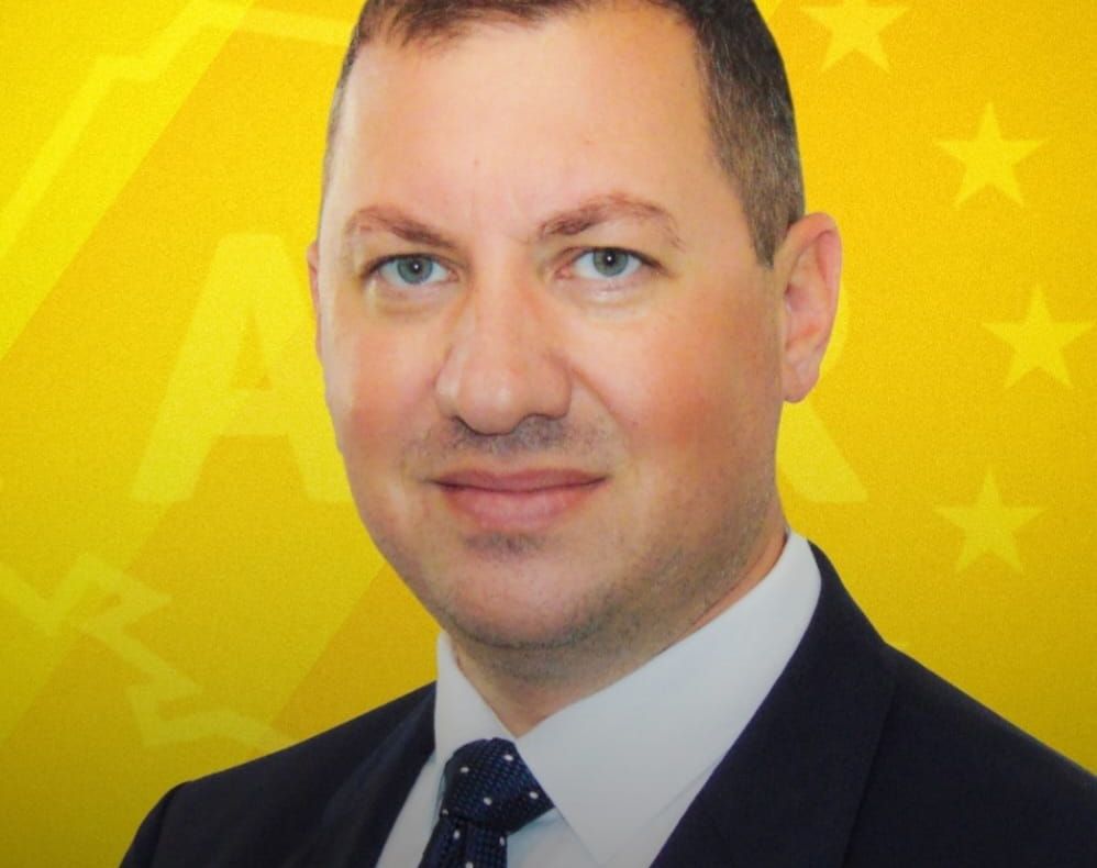 RESPECT PENTRU CEI PLECAȚI – APEL AL CONSILIERULUI AUR CLEJ EMANUEL PRIVIND STAREA CIMITIRELOR DIN DEVA