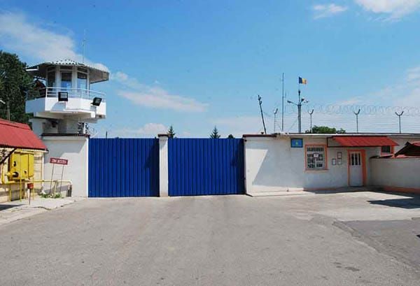 PENITENCIARUL DEVA CAUTĂ PERSONAL MEDICAL: CONTRACTE DE SERVICII PÂNĂ LA FINALUL LUI 2025