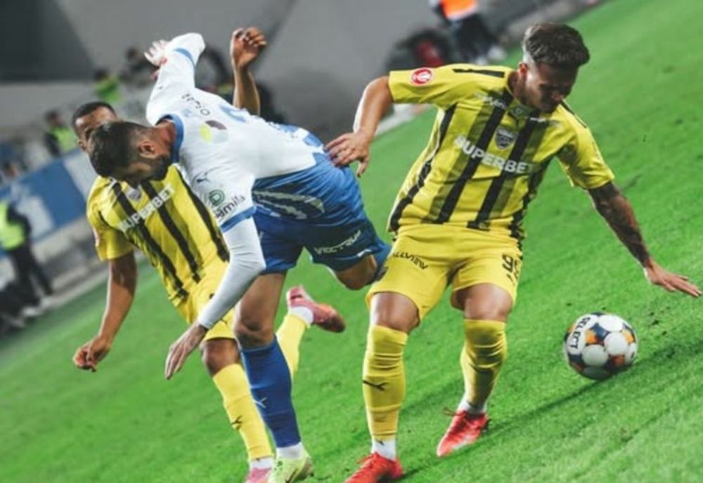 VIDEO FOTBAL: UNIVERSITATEA CRAIOVA, EGALATĂ IN EXTREMIS DE DINAMO (2-2), ÎN SUPERLIGĂ