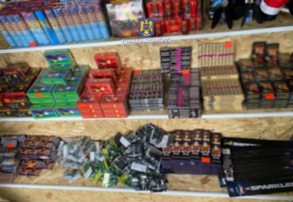 Aproape 600 de kilograme de articole pirotehnice, conficate în urma unor percheziții domiciliare