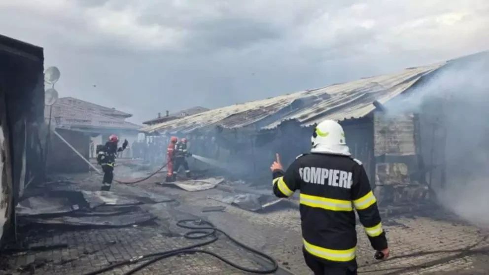 Incendiul masiv în Orăștie. Mai multe construcții civile au fost făcute scrum