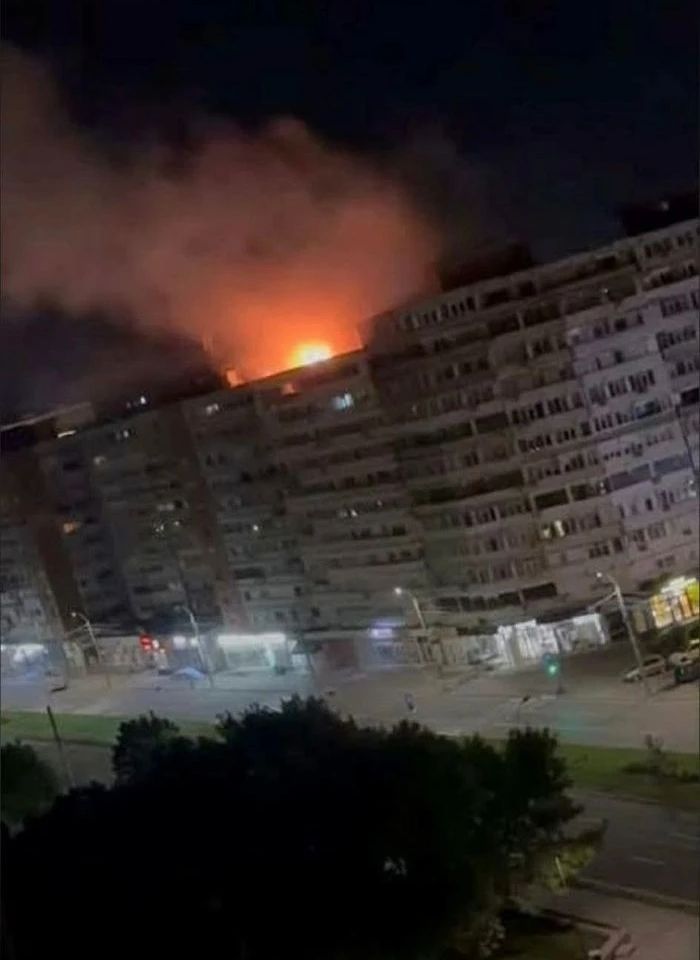 O dronă s-a prăbușit pe un bloc din Galați și a explodat. MApN a confirmat că este o dronă rusească Geran 2 - VIDEO