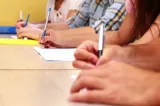 Alerta de furtună i-a adus eliminarea din Bac. Un elev din Hunedoara a fost dat afară din examen după ce i-a sunat telefonul în sală