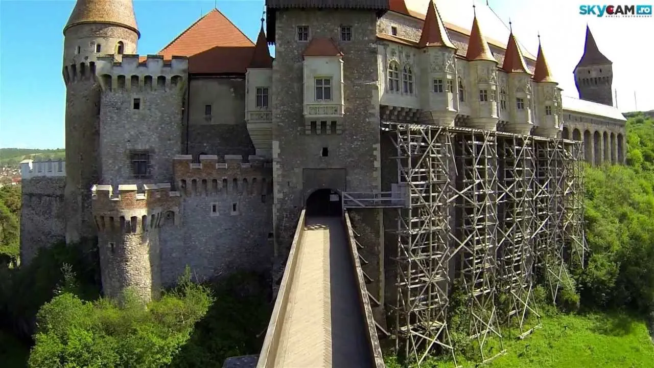 castel corvin