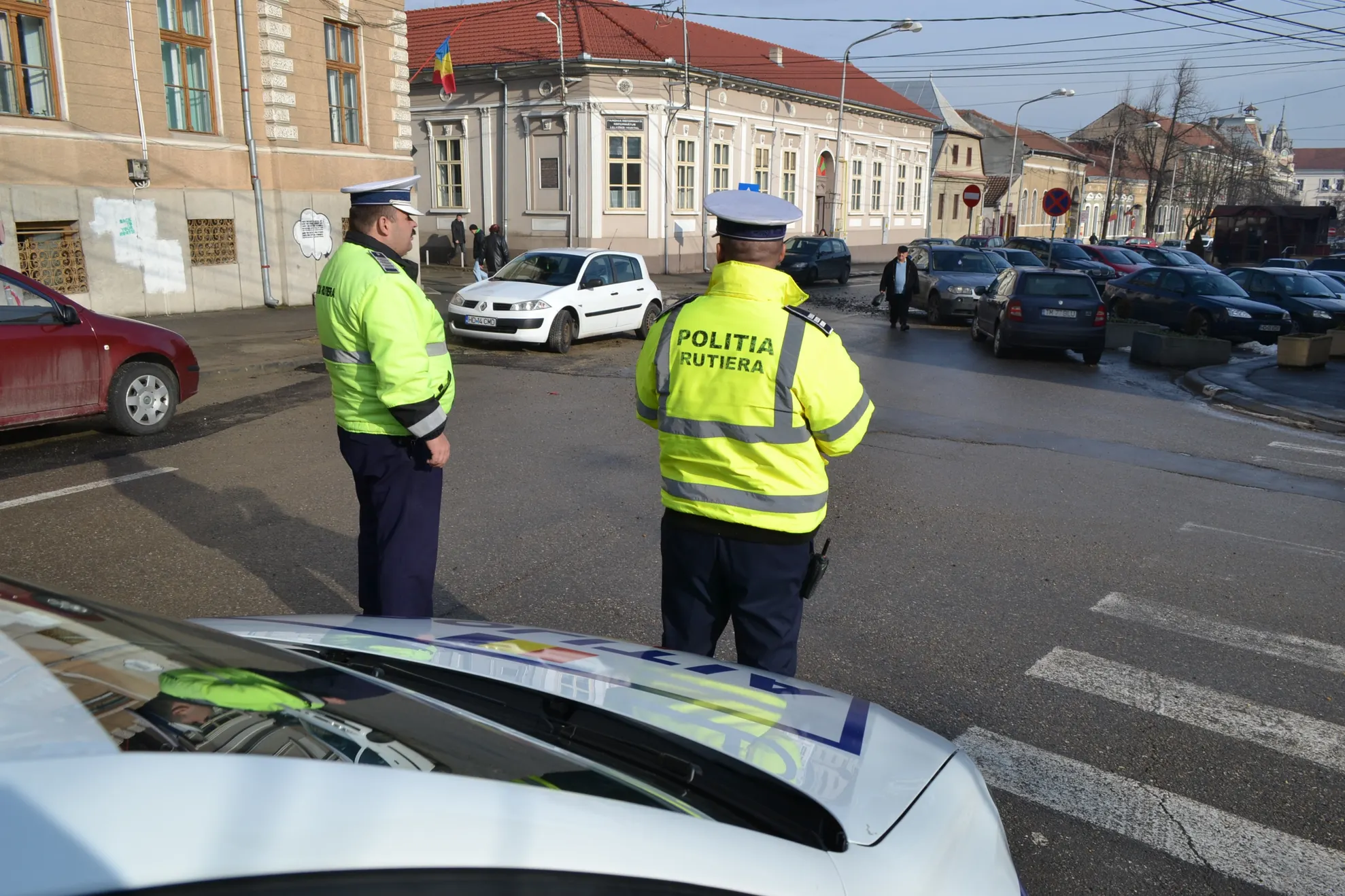 politisti la datorie in prima zi de scoala