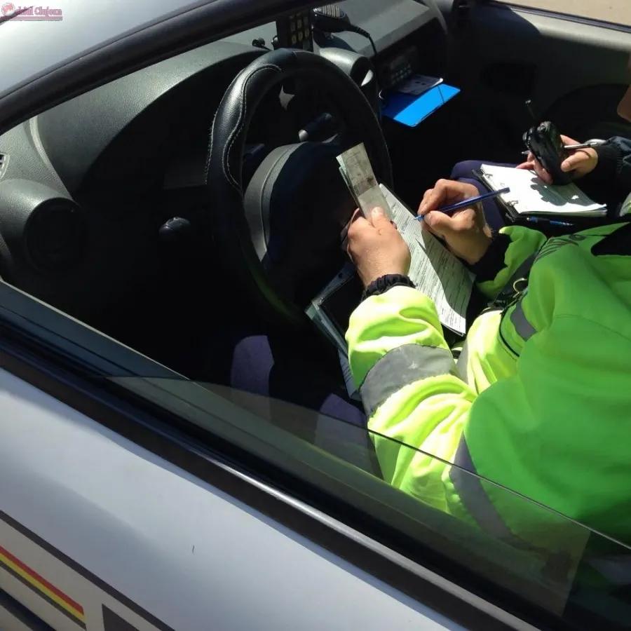 Hunedorean prins în timp ce conducea o mașină neînmatriculată, la Fălticeni