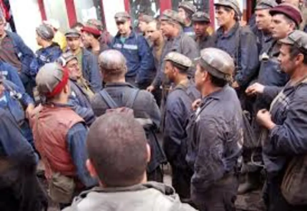 Bani de la Guvern pentru închiderea minelor din Valea Jiului