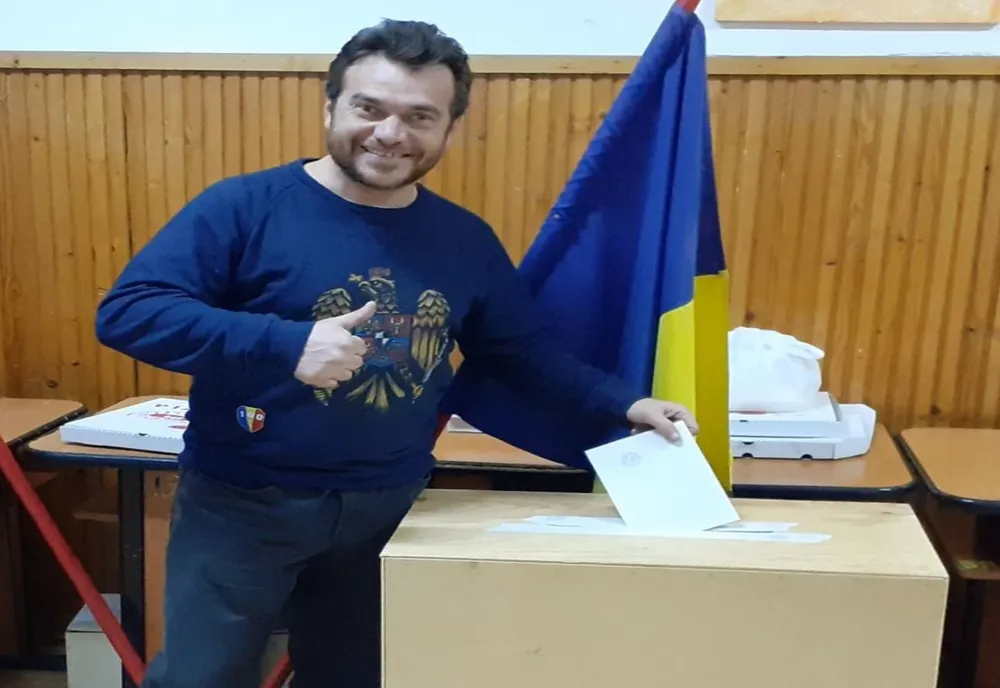 Polisportivul hunedorean Avram Iancu, care a purtat numele României prin apele mai multor țări, a votat. „Cum Hidra și-a strâns Capetele... M-am văzut nevoit să aleg”