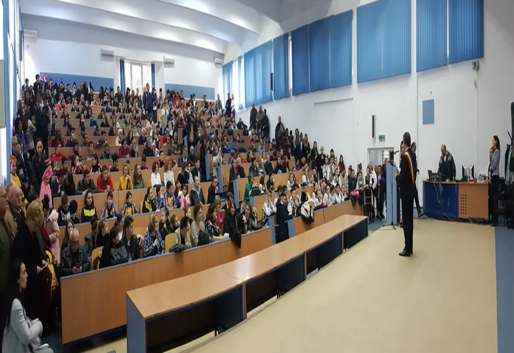  Elevi și sportivi de elită din Hunedoara, premiați de autoritățile locale