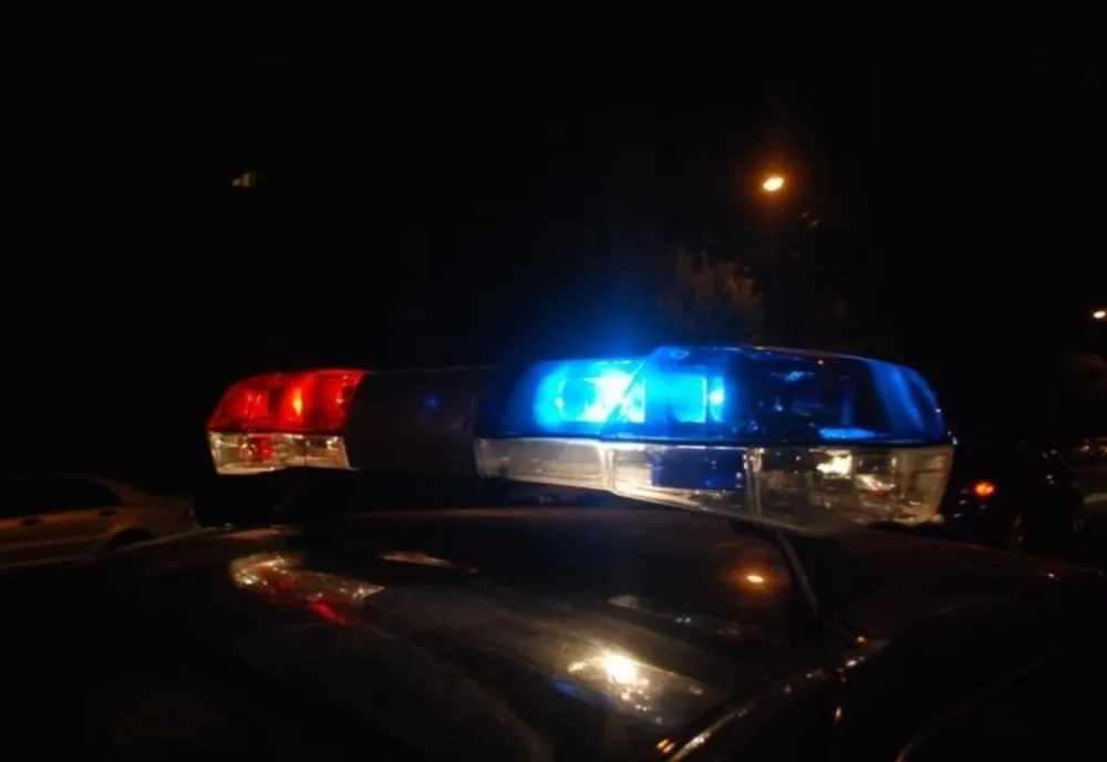 Azi noapte, pe DN 7, în zona Haltei Geoagiu. S-a răstunat cu mașina într-un șanț