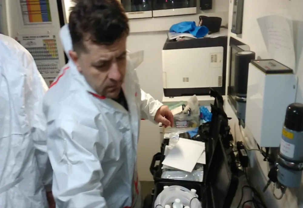 Zeci de elevi intoxicați la un liceu din Arad. Dezinsecția/dezinfecția efectuată în incinta liceului de către o societate comercială cu sediul în Deva, județul Hunedoara