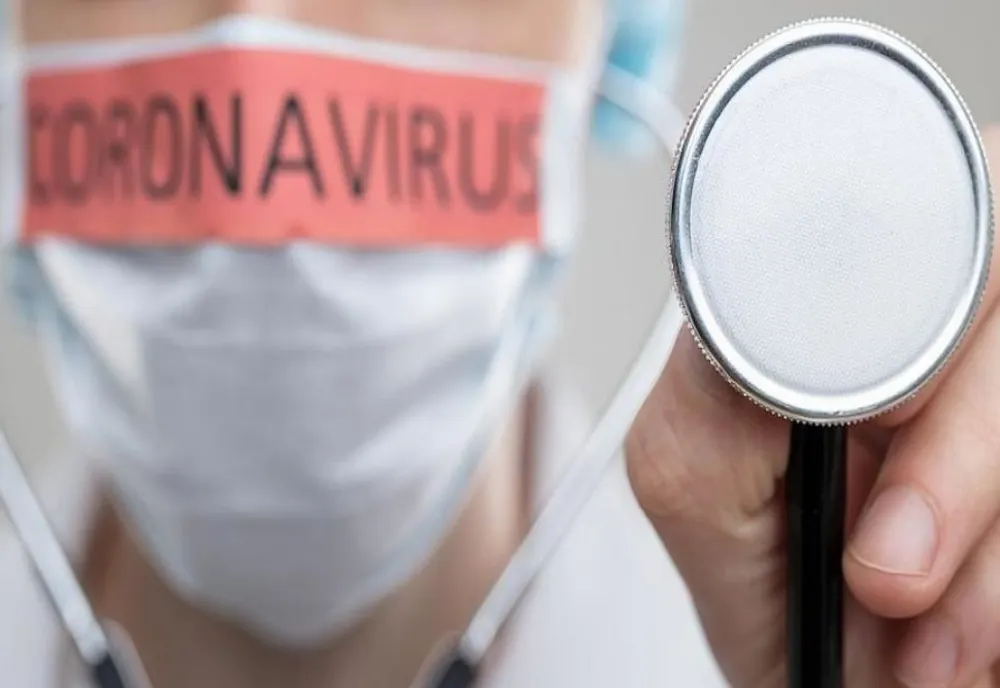 Încă un focar masiv de COVID într-un cămin de bătrâni din Hunedoara