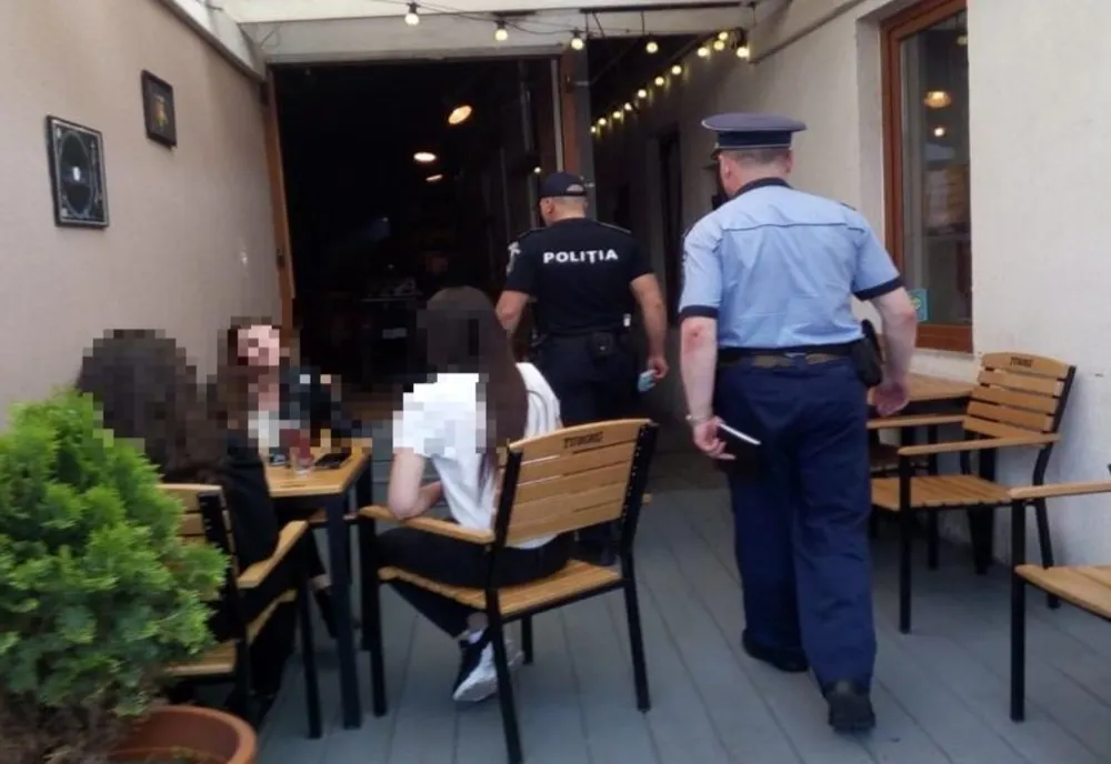 Amenzi în locurile frecventate de turiști și biserici, în Hunedoara, pentru nerespectarea regulilor stării de alertă