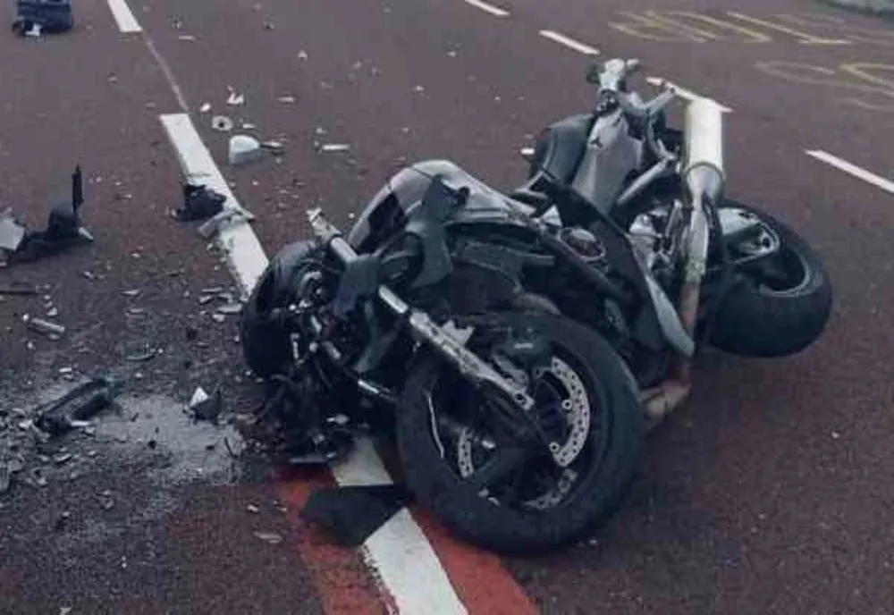 Motociclist rănit în urma unui accident rutier la ieșirea din Brad