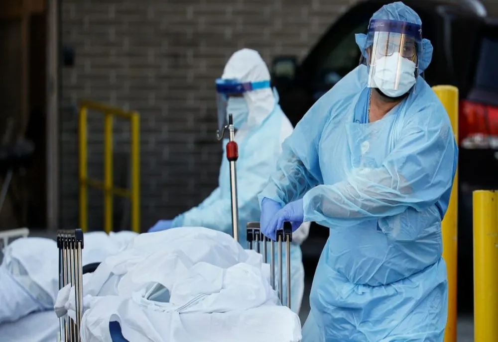 Pacienți cu forme severe de coronavirus, trimiși în secții ATI din alte județe