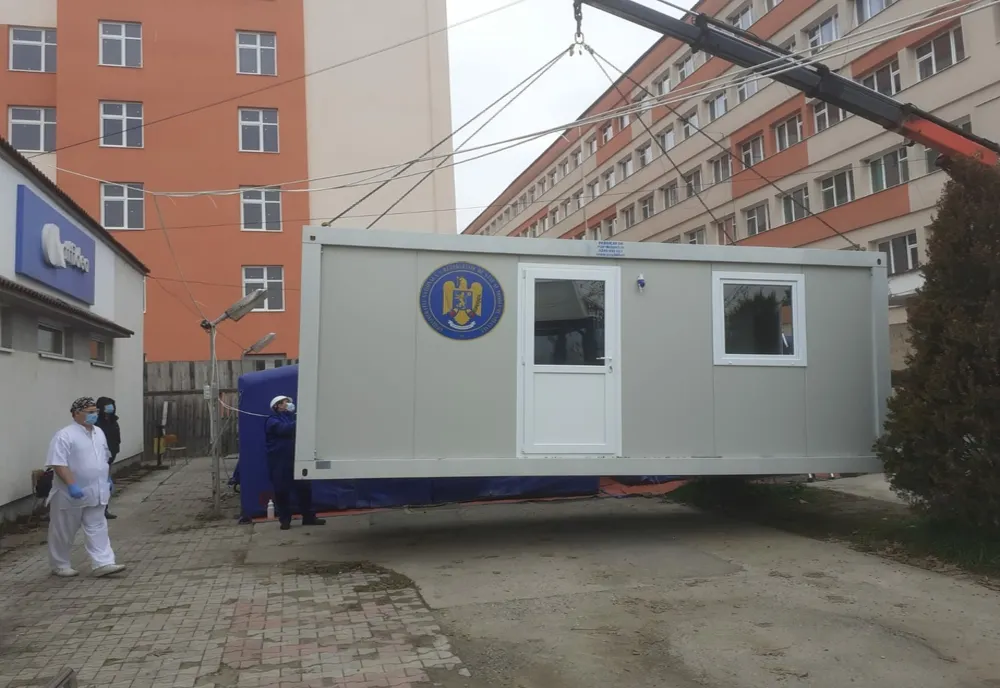 Containere modulare pentru înlocuirea corturilor de triaj de la intrarea în spitale