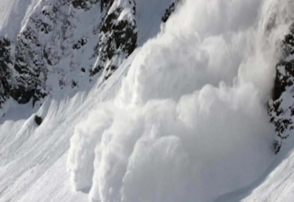 Risc iminent de avalanșe în Parâng și Retezat