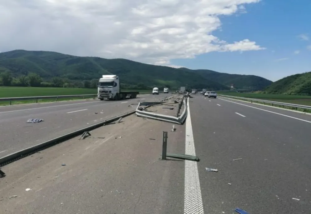 Accident pe autostradă, trafic îngreunat