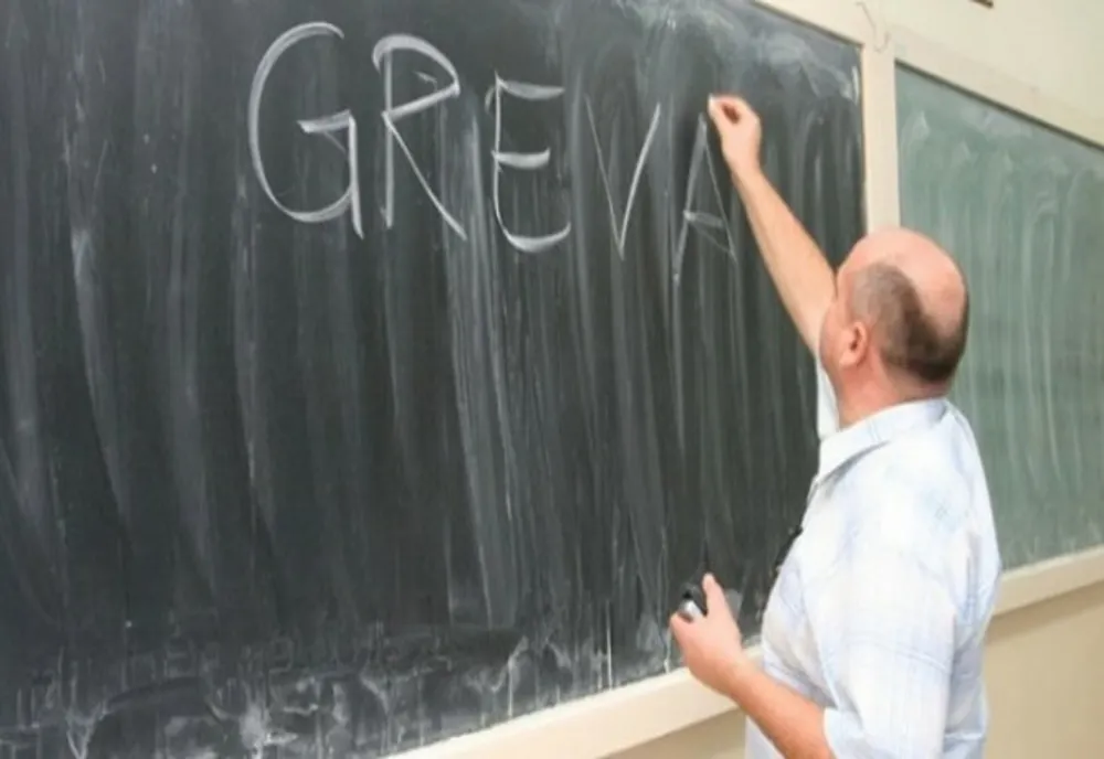 AUSTERITATEA scoate românii în stradă! Angajații din Educație amenință cu GREVA GENERALĂ și închiderea școlilor
