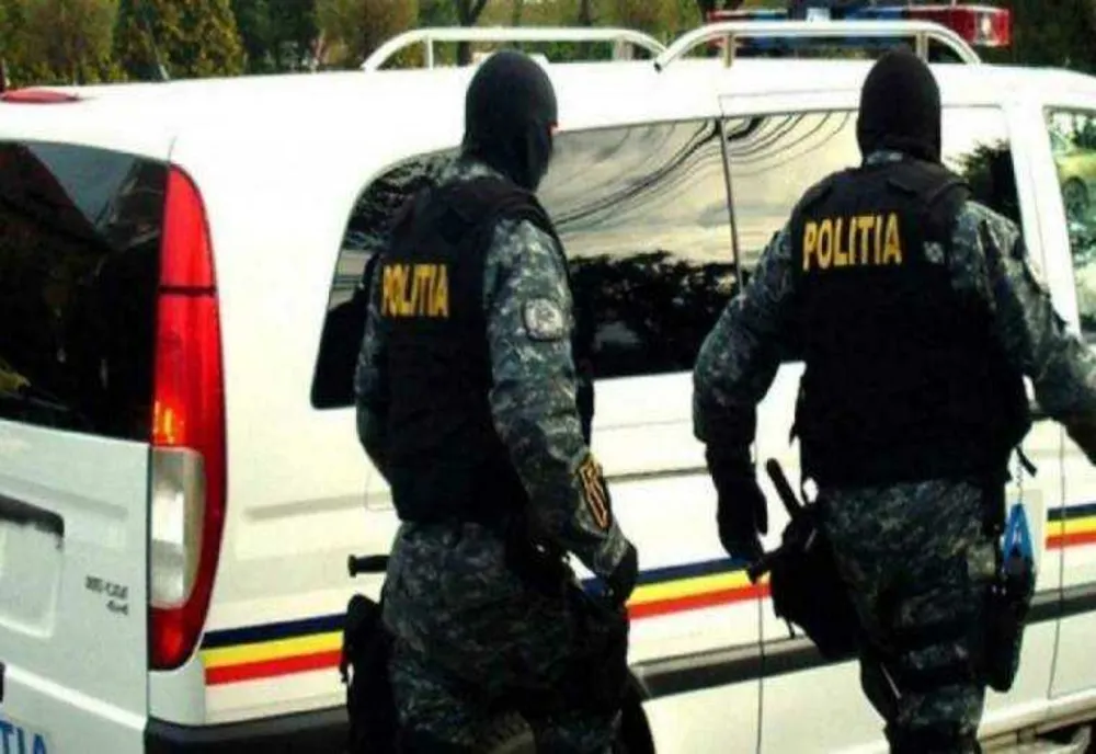 PERCHEZIȚII ÎN BUCUREȘTI ȘI ÎN NOUĂ JUDEȚE LA PERSOANE BĂNUITE DE FALSIFICARE DE ACTE