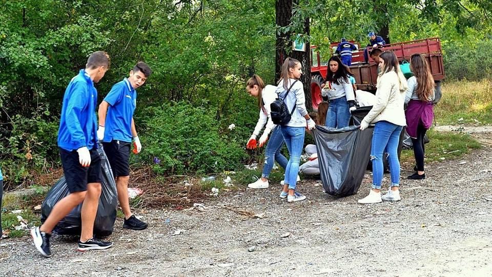 41830027_1874059859339269_1060476985010028544_n