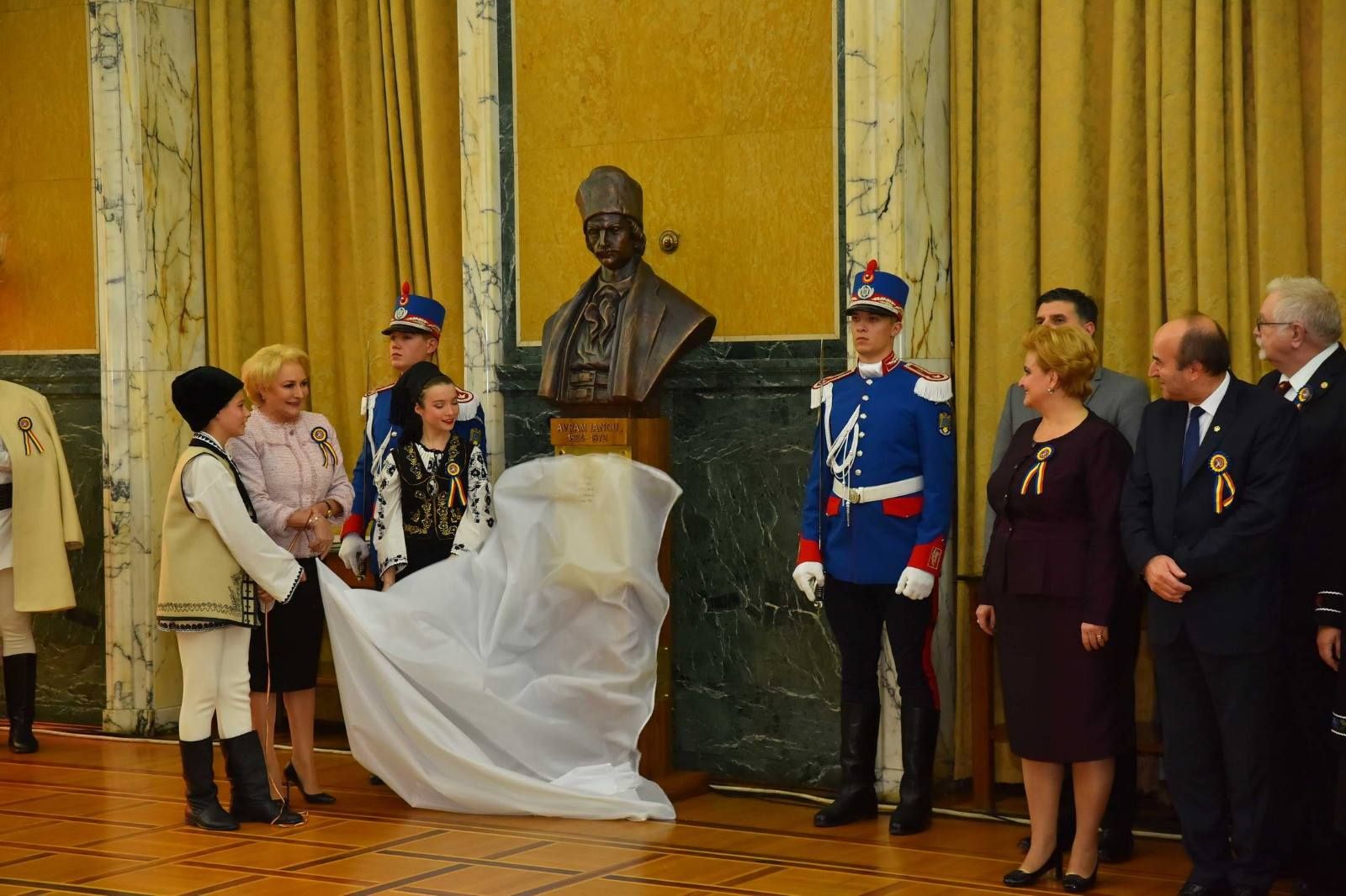 46933044_1984452348309957_6865084921451380736_o