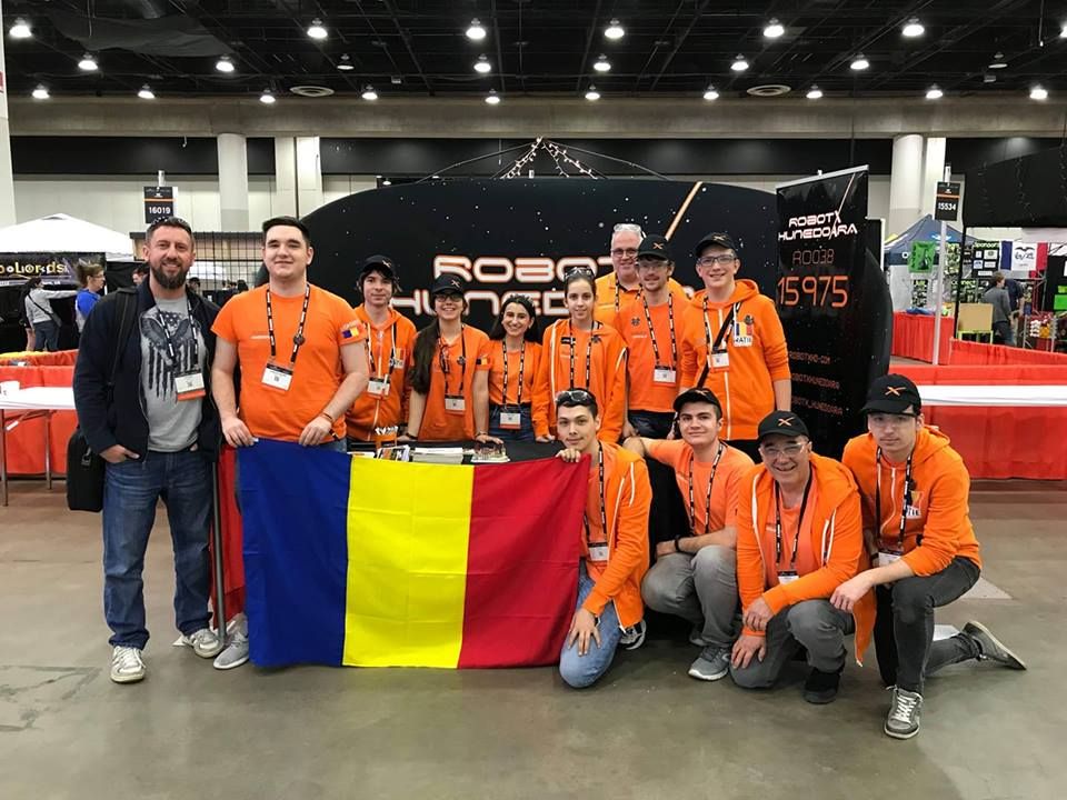 58377653_1281259745383829_100059105770602496_n