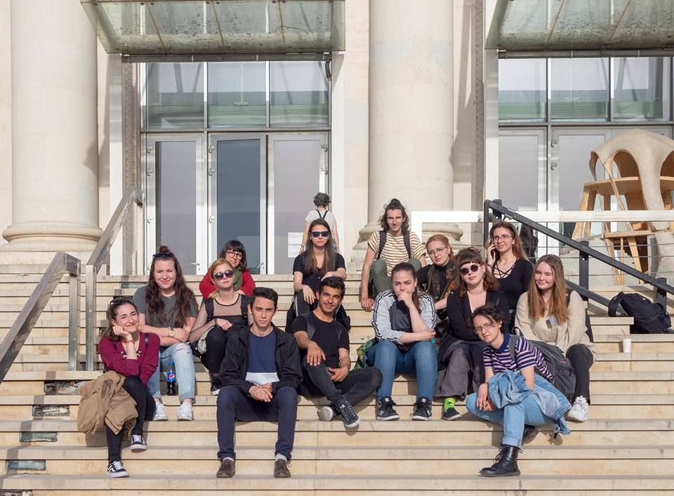 Lotul olimpic al plasticienilor in vizita la Muzeul National de Arta Contemporana din cadrul Parlamentului Romaniei (1)