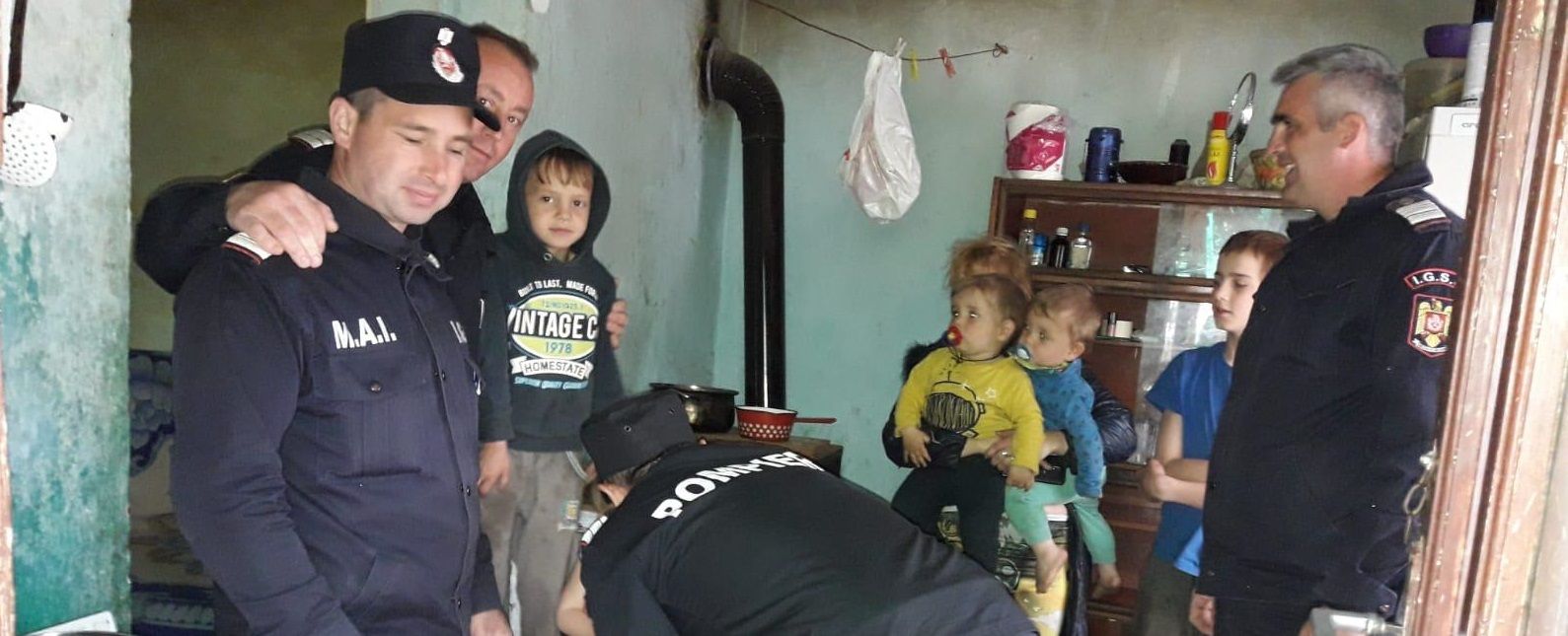 Pompierii din Orastie in rolul Iepurasului (3)