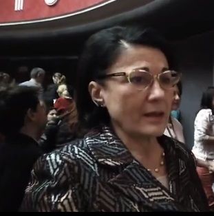 Ministrul Educației, la Deva. Ecaterina Andronescu, la premierea olimpicilor, festivitate umbrită de moartea tragică a elevului de la Galați