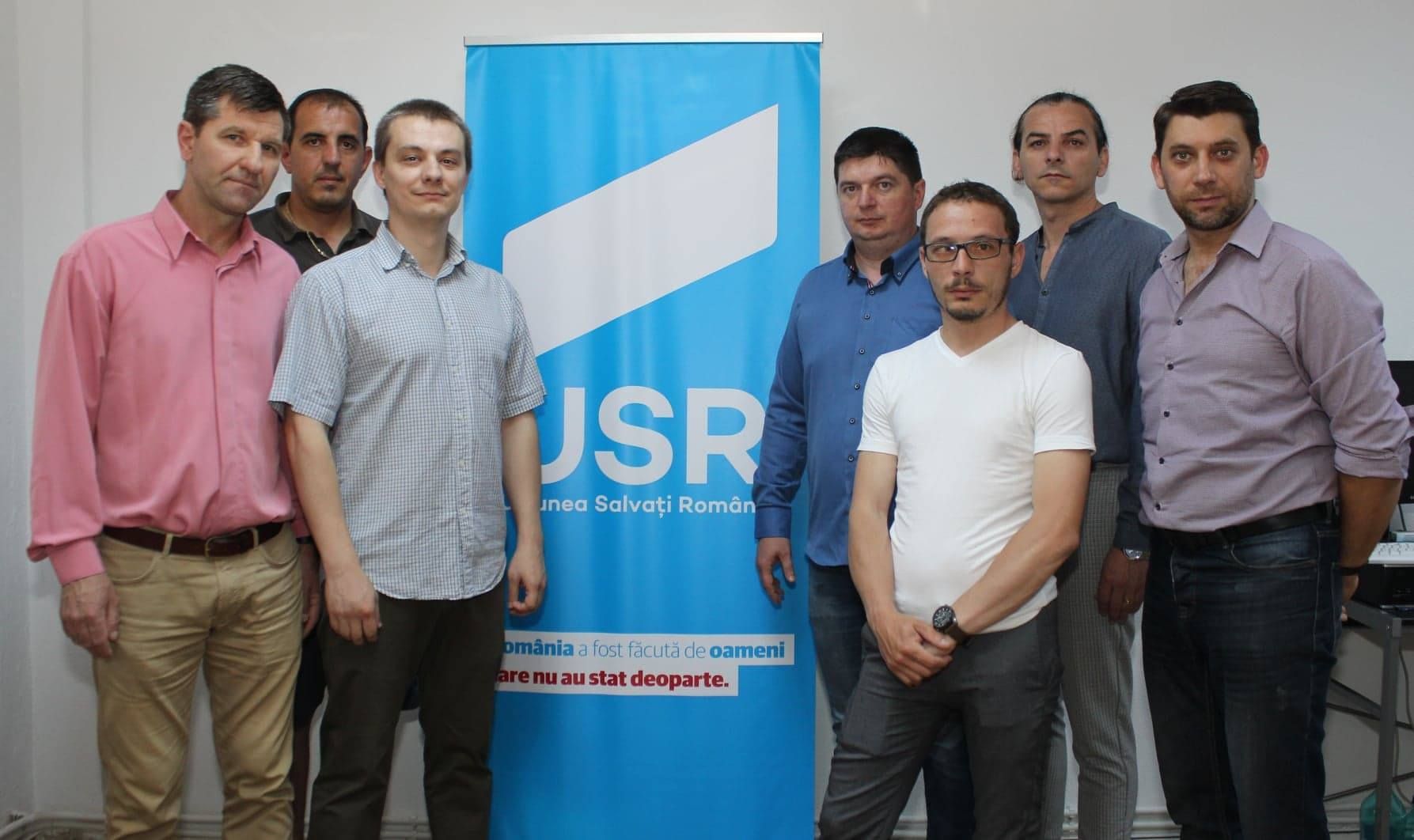 Poză de grup - Președinte și membrii Biroului Local