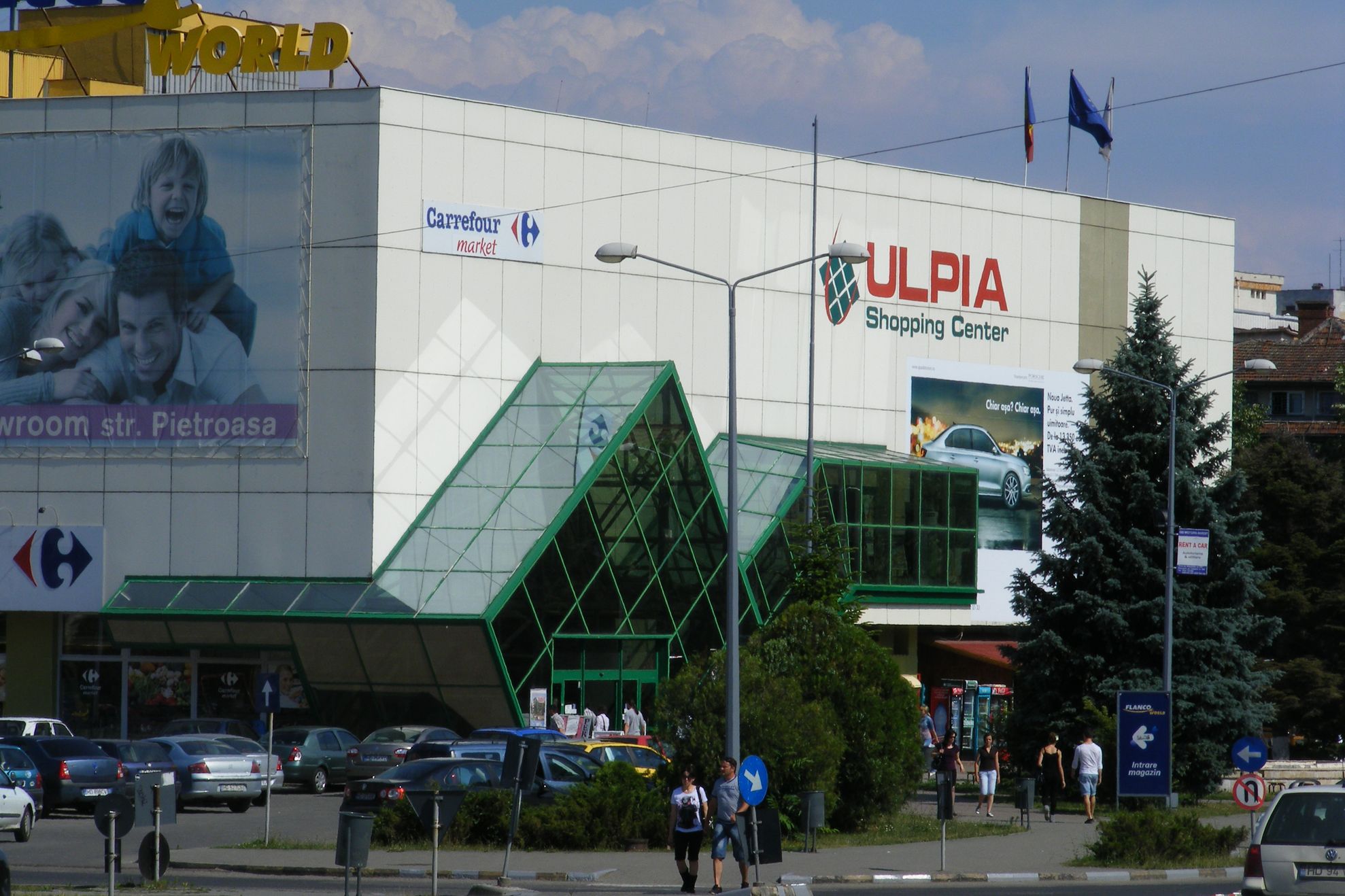 Serviciul „Permise şi Înmatriculări Auto” se mută. De luni, va funcţiona în Complexul Comercial „Ulpia” din Deva