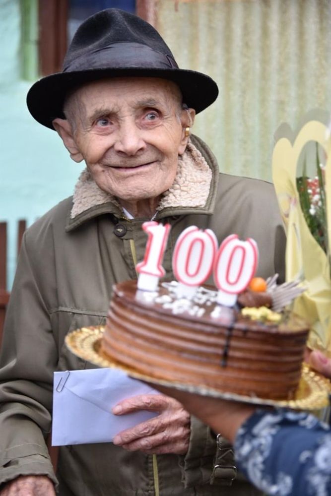 Veteran de război, sărbătorit la împlinirea unui secol de viaţă