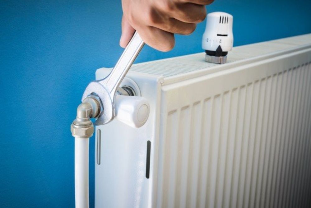 Mii de abonați ai sistemului de termoficare din Petroșani ar putea rămâne fără căldură