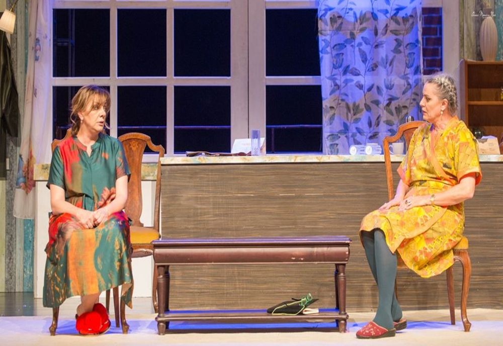 Două actrițe de renume vin la Deva. Maia Morgenstern și Carmen Tănase, într-o comedie fabuloasă pe scena centrului cultural