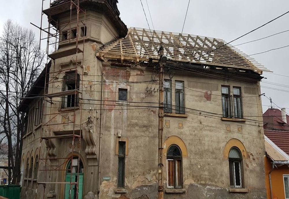 Lupeni: O clădire aflată în paragină va fi transformată în centru comunitar