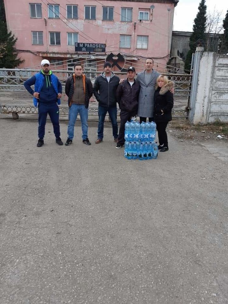 Minerii de la Paroșeni și Uricani au primit apă 