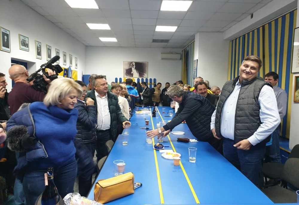 Bucurie și entuziasm printre liberalii hunedoreni, după aflarea primelor rezultate ale votului