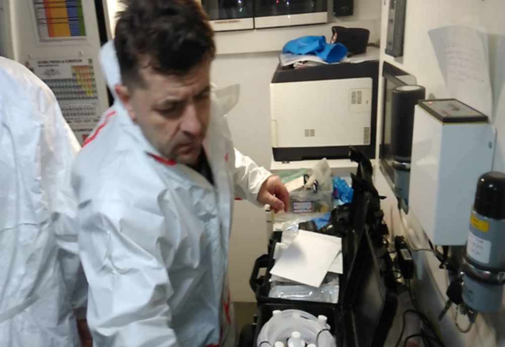 Zeci de elevi intoxicați la un liceu din Arad. Dezinsecția/dezinfecția efectuată în incinta liceului de către o societate comercială cu sediul în Deva, județul Hunedoara