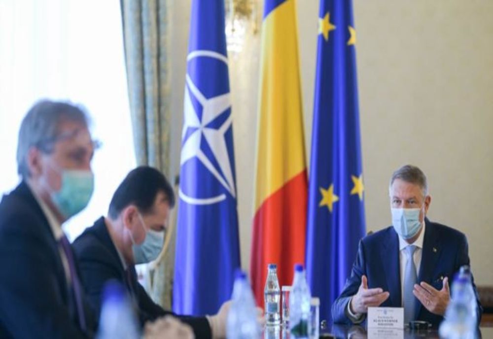 Iohannis: "Toate restricțiile rămân în vigoare până la 15 mai. După 15 mai, toată lumea este obligată să poarte măști de protecție"