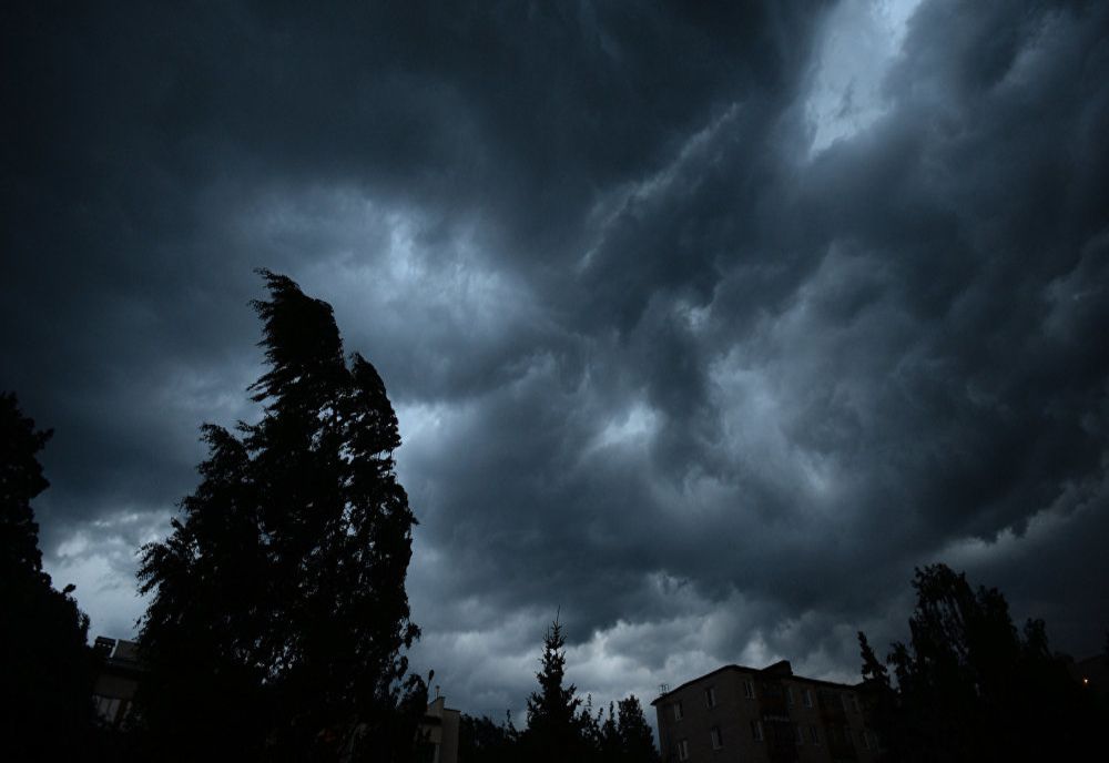 Alertă meteo: cod galben de vijelii în două județe din vestul țării