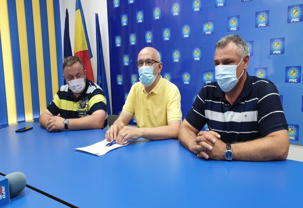 Directorul Colegiului Național ,,Decebal” Deva, Marin Florin Ilieș, s-a înscris în echipa PNL Deva