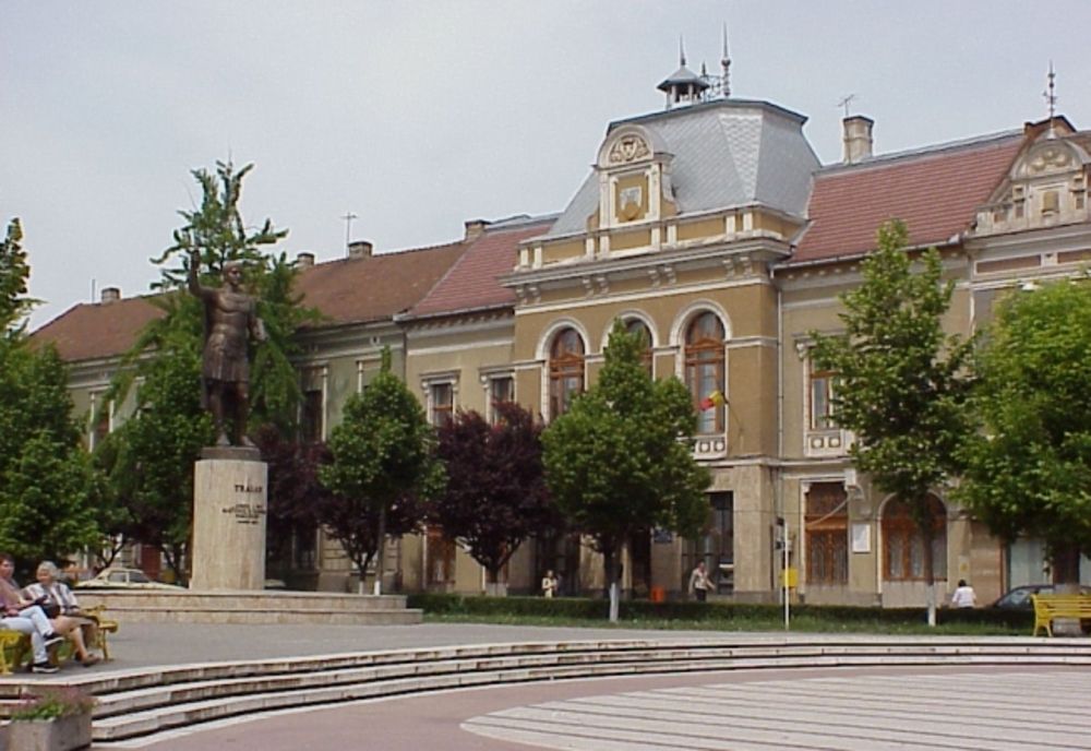 Focar de COVID-19 în Primăria Deva