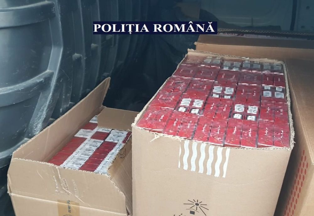 Bărbat cercetat pentru contrabandă; în maşina sa au fost găsite peste 17.500 de pachete cu ţigări