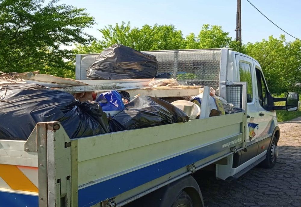 Gunoi adunat de pe străzi de cei cu venit minim garantat