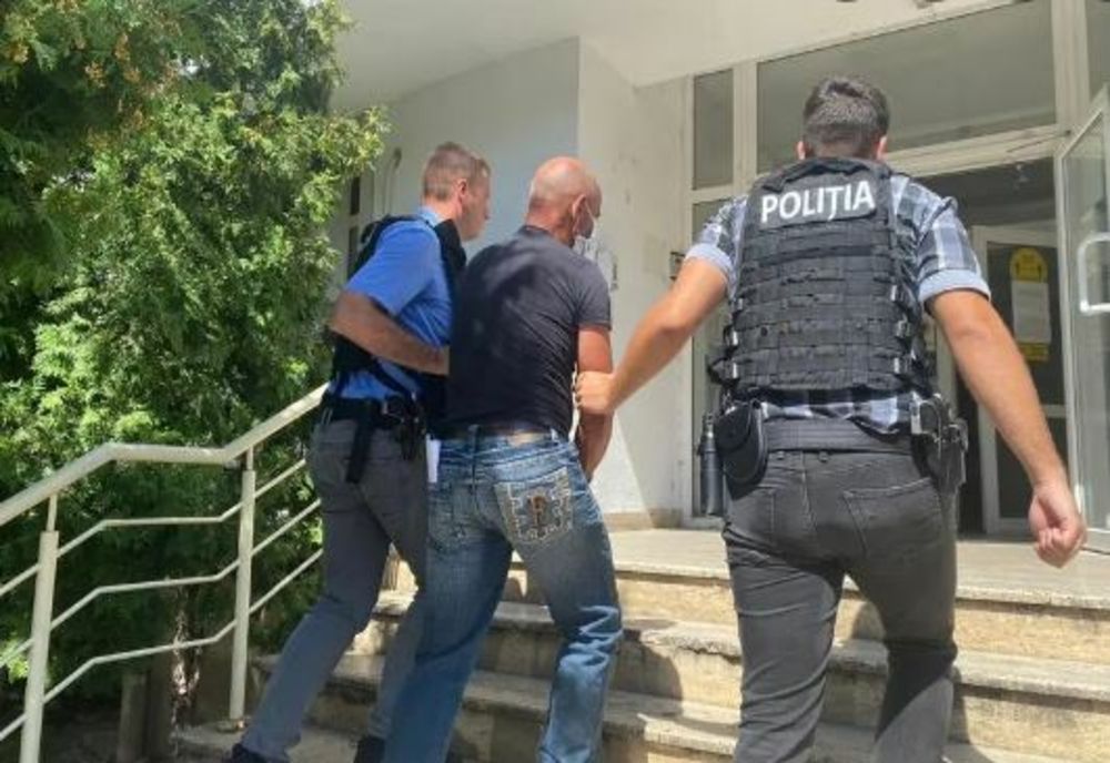 Cruzime de nedescris: a omorât un cățeluș nevinovat. A fost reținut 