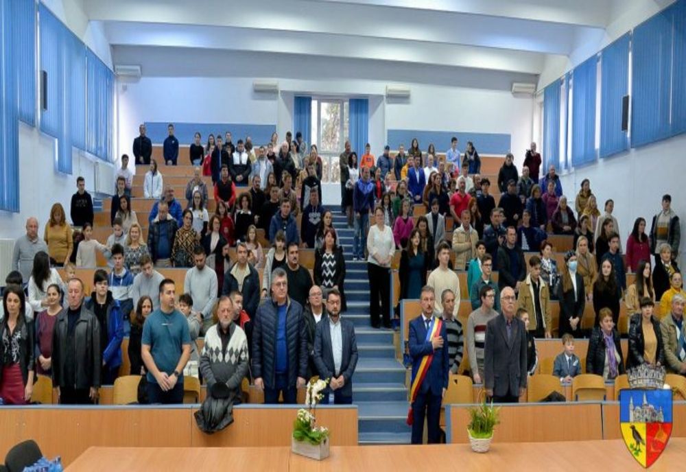 Cei mai buni elevi şi sportivi din Hunedoara, premiaţi de autorităţile locale