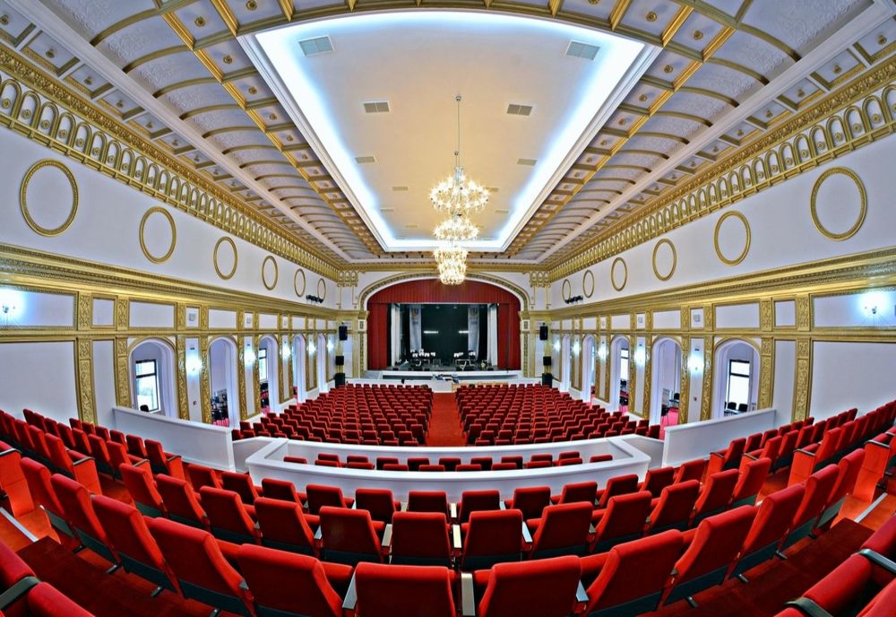 Interes crescut pentru primul spectacol de teatru, la Hunedoara