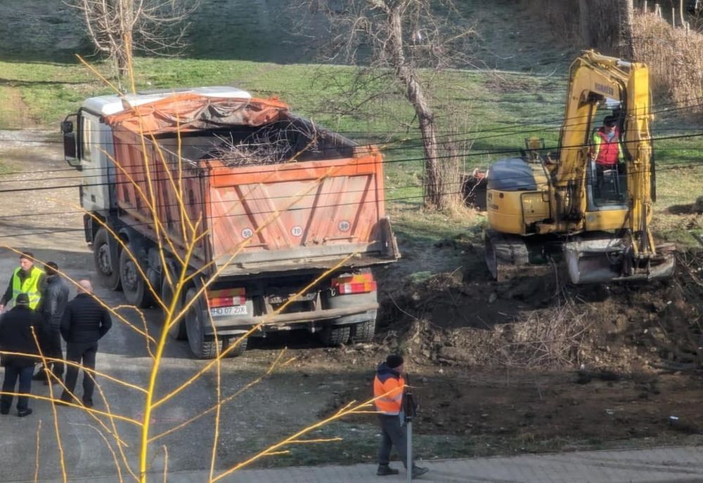 Zeci de noi locuri de parcare vor fi amenajate în municipiul Petroșani